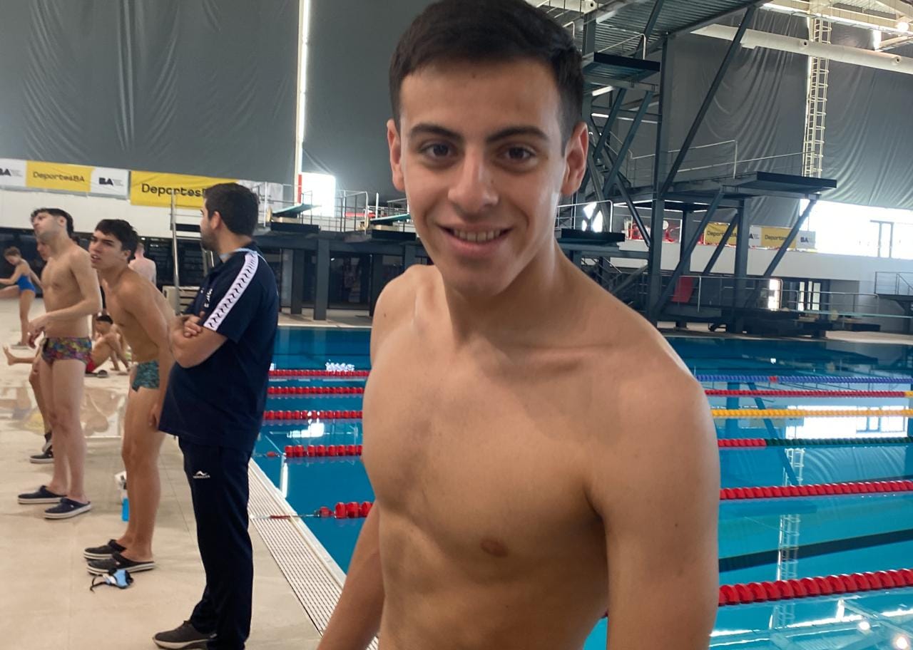 Matías Sosa González entre los Grandes de la Natación , clasificó a la final del Sudamericano de Natación en dos pruebas