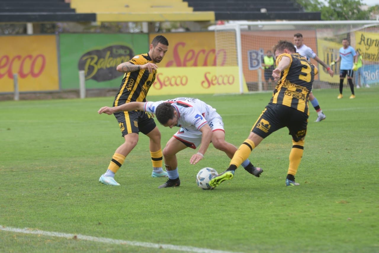 SUEÑA CON LLEGAR: MITRE GOLEO EN EL OCHO DE ABRIL 3 A 0 A BROWN DE ADROGUE