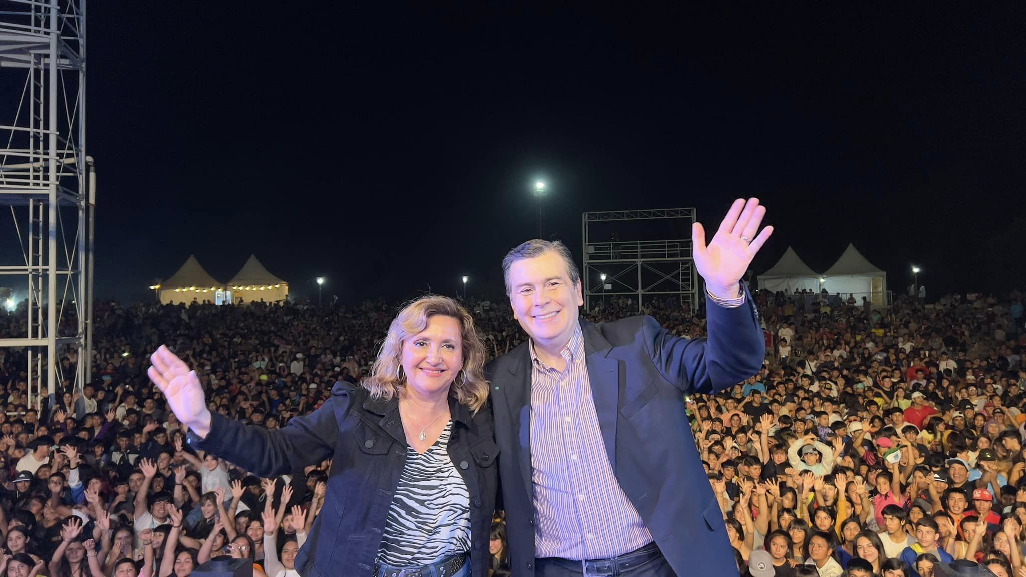 EXITO TOTAL: FESTIVAL DEL ESTUDIANTE EN PLAZA AÑORANZAS