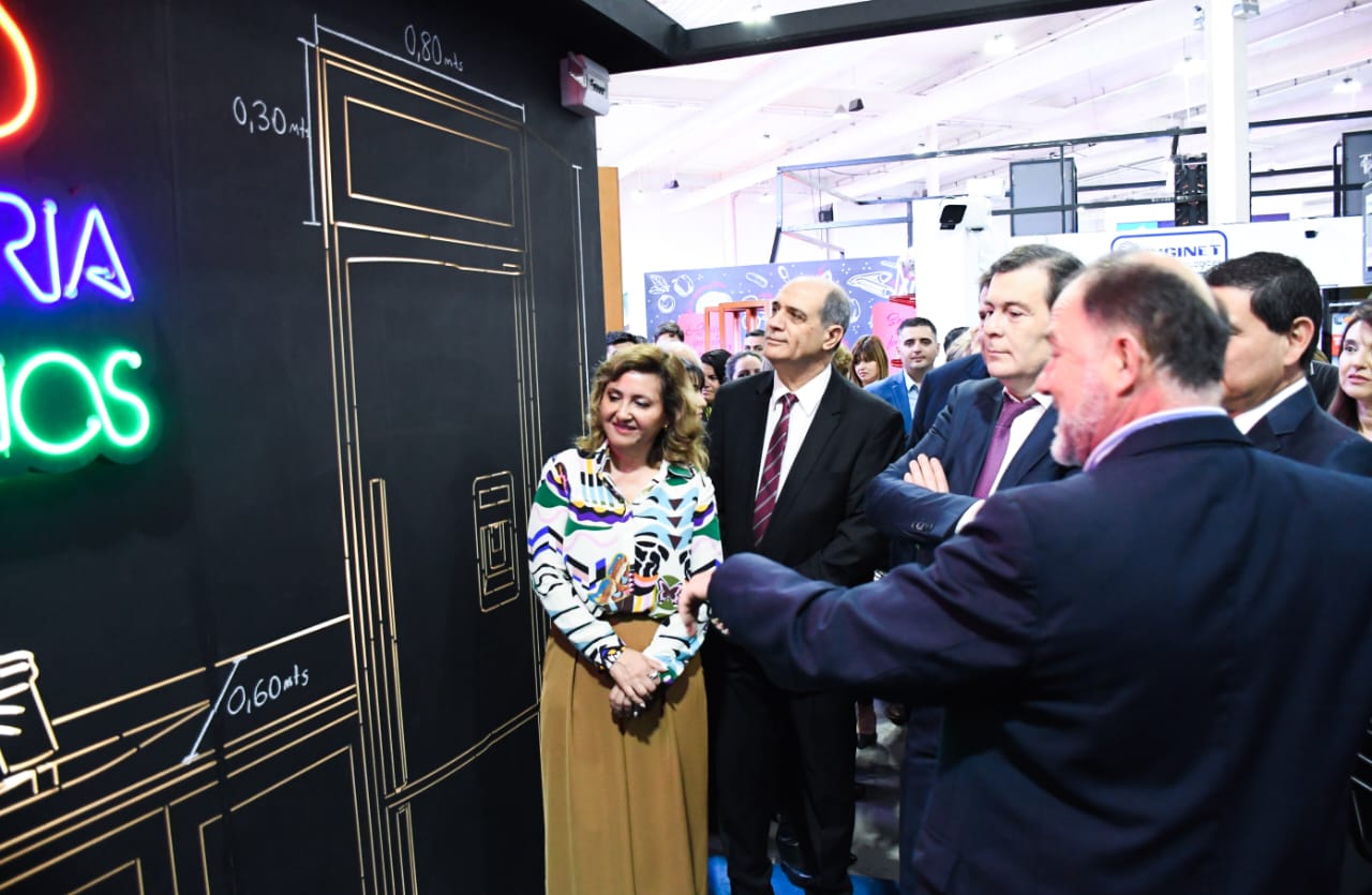 La intendente Fuentes participó de la apertura de la 5° edición de la Expo Santiago