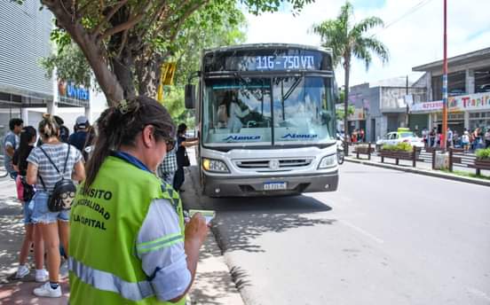 Tránsito y Transporte de la Municipalidad aplicó multas a empresas de colectivos por la reducción del servicio
