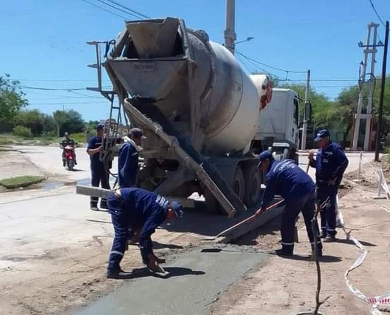La Municipalidad realizó bacheo de calles en el barrio Los Telefonicos