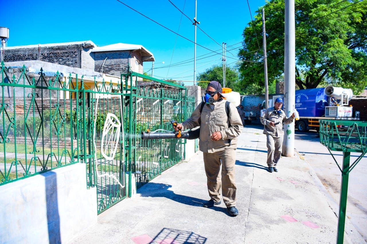 Salud de la Municipalidad realiza controles focales en casos confirmados de dengue