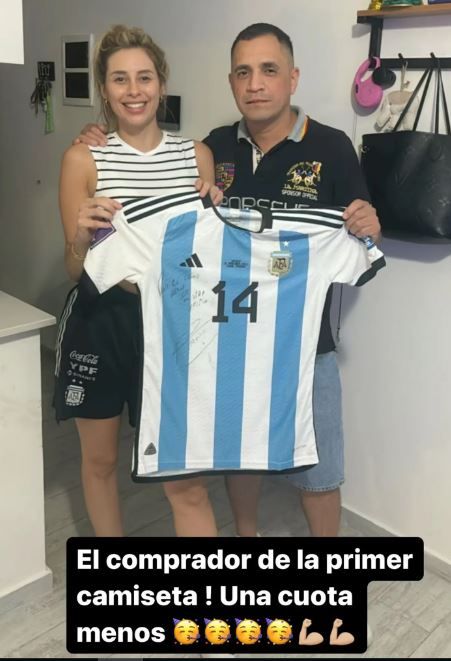 LA EX DEL ¨TUCU¨ PALACIOS VENDIÓ LA CAMISETA Y LA MEDALLA DE QATAR 2022 PARA PAGAR DEUDAS DEL DEPARTAMENTO