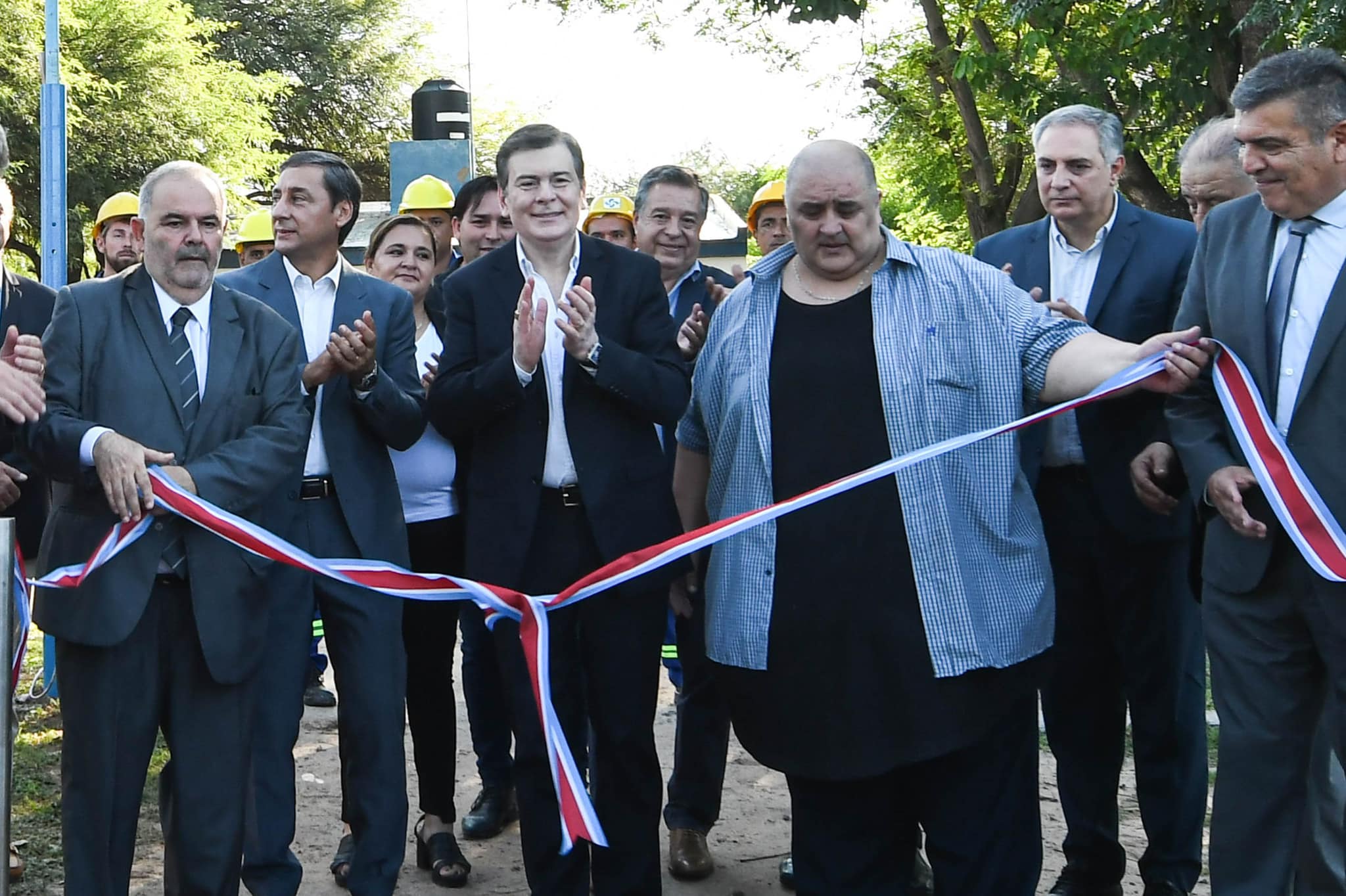 El gobernador Gerardo Zamora habilitó hoy, la ampliación de la planta potabilizadora de la localidad de Los Quiroga, beneficiando a más de mil familias de esta zona