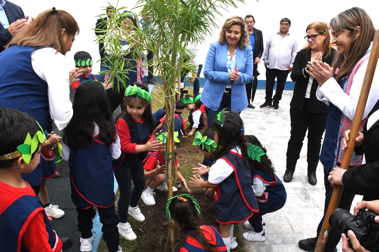 La intendente Fuentes destacó la formación ambiental en los jardines de infantes al conmemorar el Día de la Tierra