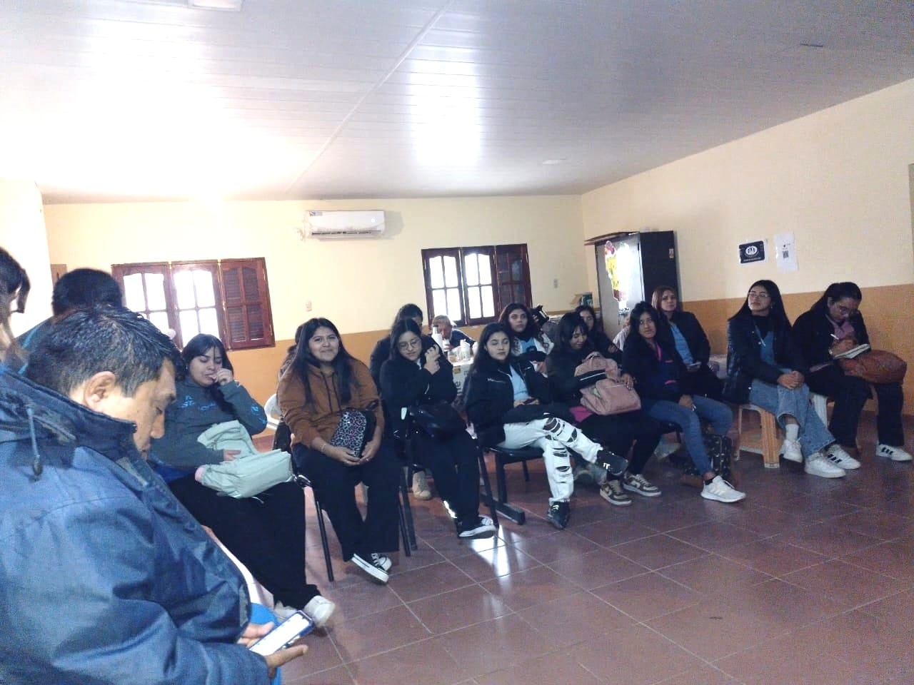 Estudiantes de la Unse comenzaron prácticas sobre salud mental en los Caps de la Municipalidad