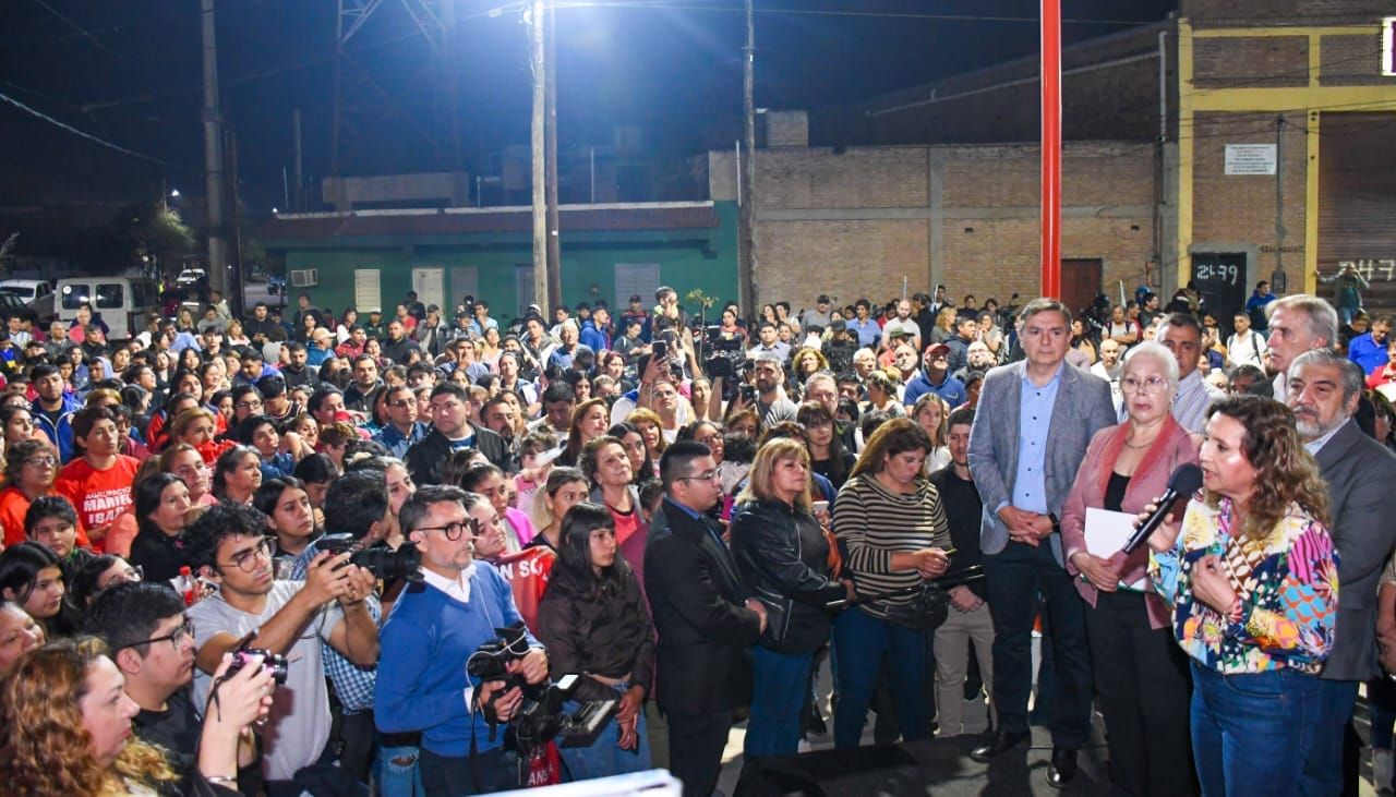 La intendente Fuentes habilitó más de 1000 metros de iluminación Led sobre calle Santa Fe