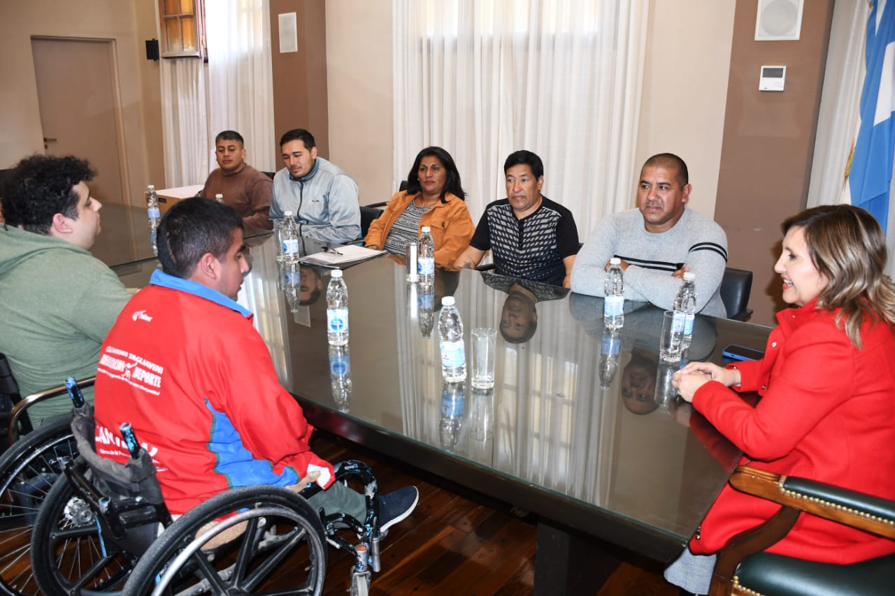 La intendente Fuentes recibió a integrantes del Club Social y Deportivo de Lisiados Antonio Tagliavini