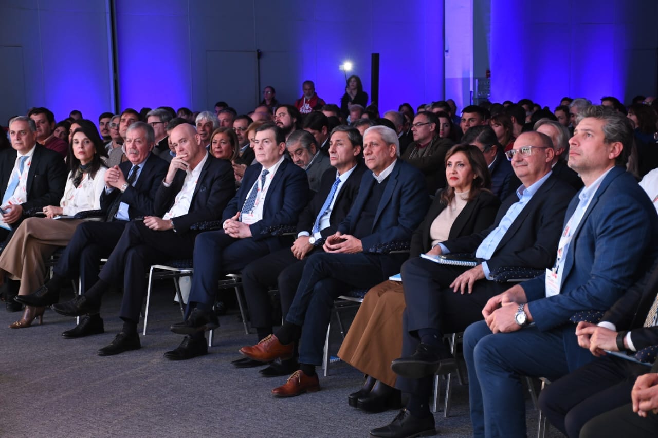 La intendente Fuentes asistió al cierre de la Expo Smart City Santiago del Estero 2024