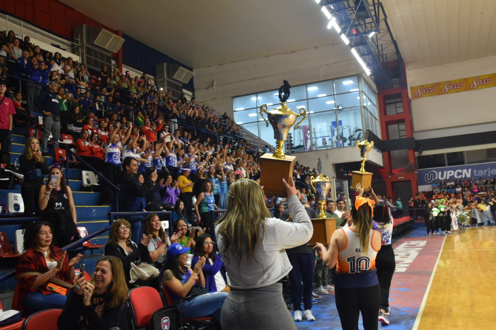 ARRANCO EL XXXIV CAMPEONATO NACIONAL DE MAMIS MENORES JUNIORS EN NUESTRA CIUDAD .